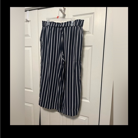 H&M Blue & White Striped Culottes/Wide Leg Pants - Picture 5 of 7